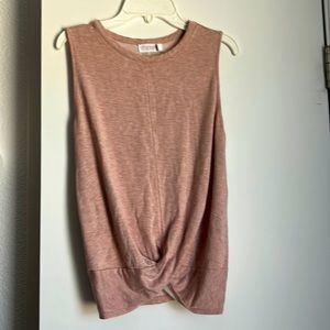 🌸🌼Cute tank crossed front